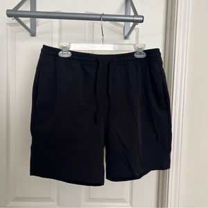 Cuts clothing size large black men’s shorts